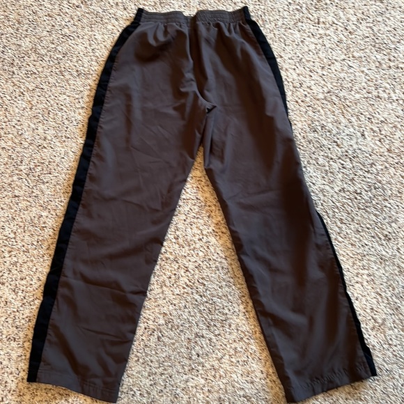 Boys Under Armour track pants. - Picture 2 of 2